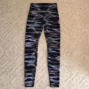 Blue camo lululemon leggings EUC